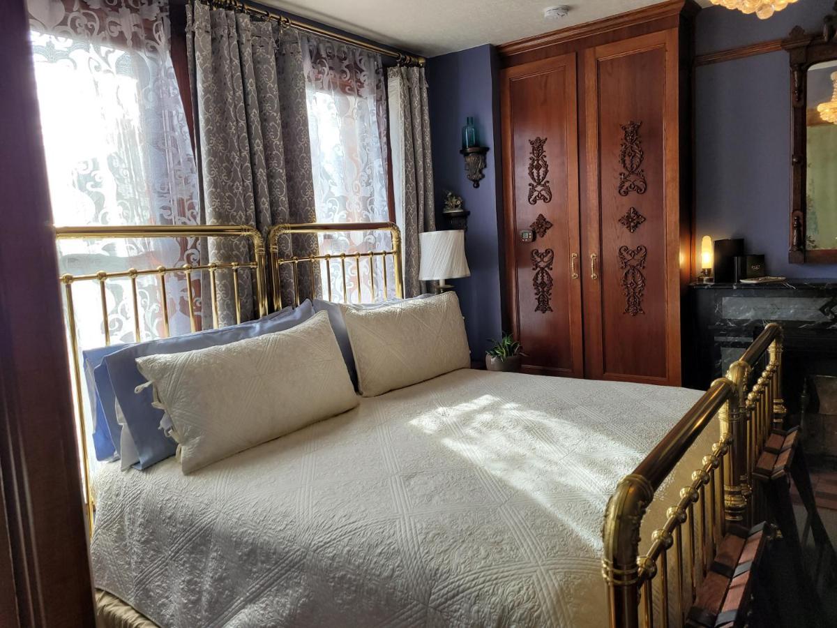 Buffalo Harmony House Room photo